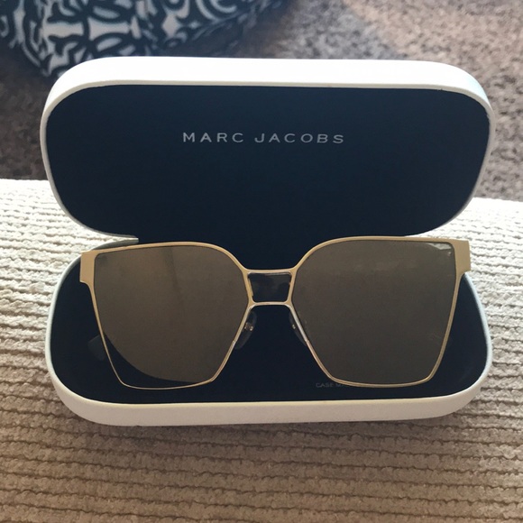 Marc Jacobs Accessories - Marc Jacobs 212/s Gold Mirror Sunnies :)